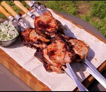Шашлык из cвинoй корейки в луковом маринаде