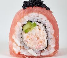 Ролл с тунцом и крабом