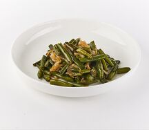 Фасоль стручковая с луком