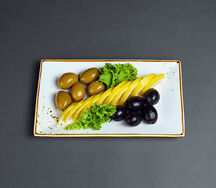 Оливки, маслины, лимон