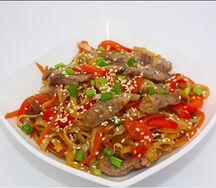 Wok & лапша со свининой