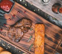 Медальон свиной с картофелем по-деревенски