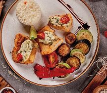 Филе судака под соусом тартар, с овощами и рисом