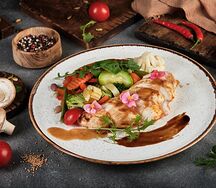 Куриная грудка с овощами 