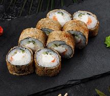 Горячий ролл с лососем