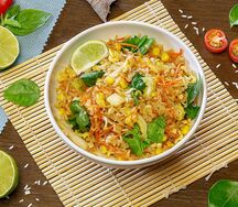 Жареный рис с овощами