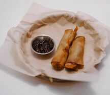 Нэмы с креветкой и курицей