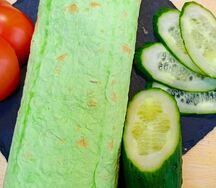 Шаурма в зеленом лаваше