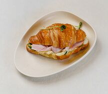 Круассан с ветчиной и сыром