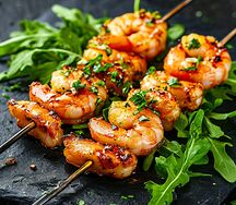 Мини-шашлычки из форели с креветками 