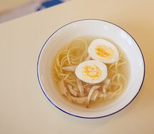 Суп-лапша с цыплёнком и яйцом