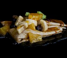 Блинчики с фруктами и топпингом
