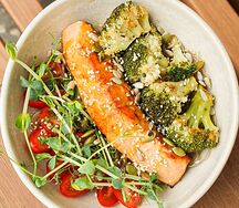 Боул с лососем