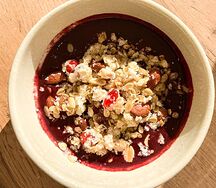 Гранола с черничным смузи