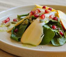 Фреш-салат с копченым сулугуни