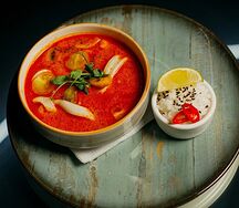 Том ям с морепродуктами