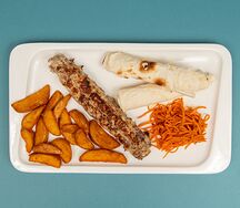 Ланч с люля-кебабом из курицы