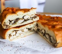 Пирог с курицей и грибами