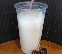 Коктейль молочный Вишня