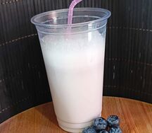 Коктейль молочный Черная смородина