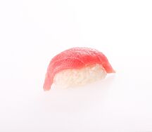 Суши с тунцом