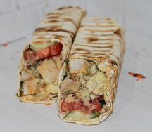 Шашлык из курицы в обычном лаваше большой