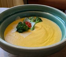 Суп из форели с брокколи и красной икрой