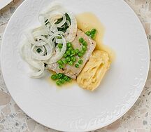 Филе трески на пару с картофелем и сливочным соусом велюте