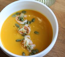 Тыквенный суп на кокосовом молоке с креветкам