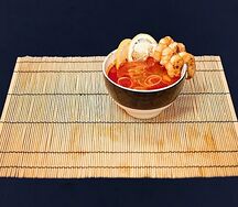 Суп Том ям с креветкой и рисом