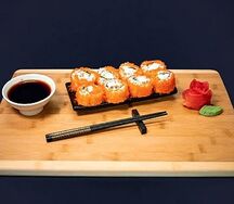 Ролл Калифорния с снежным крабом