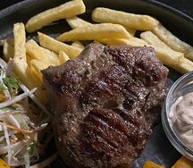 Стейк из cвинoй шеи