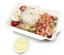 Салат цезарь с креветками