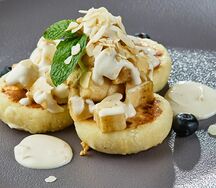 Сырники с арахисовой пастой и бананом