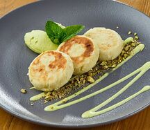 Сырники с фисташковым кремом