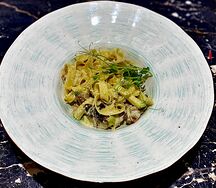 Паста поло с курицей, шампиньонами и цукини