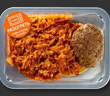 Зразы рубленые с тушеной капустой