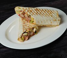 Шаурма-ролл с соусом Тести с курицей