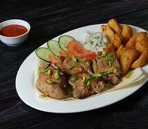 Шашлык из свиной шейки и картофель по-деревенски