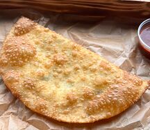 Чебурек с цыпленком и сыром