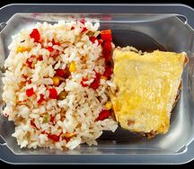 Горбуша, запеченная с сыром и рисом с гавайской смесью