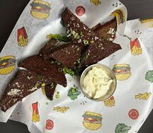 Гренки чесночные