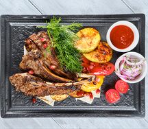 Каре с овощами на гриле