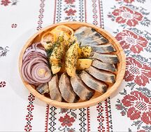 Сельдь с отварным картофелем