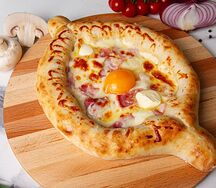 Хачапури по-аджарски с ветчиной
