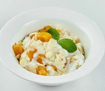 Рисовая каша с манго и белым шоколадом