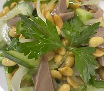 Салат с арахисом