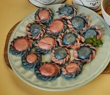 Вареники с клубникой, бананом и рикоттой