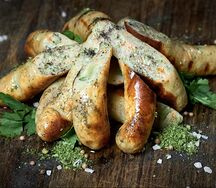 Сосиски из индейки с брокколи и морковью