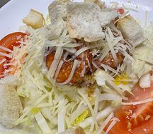 Салат цезарь с креветками 